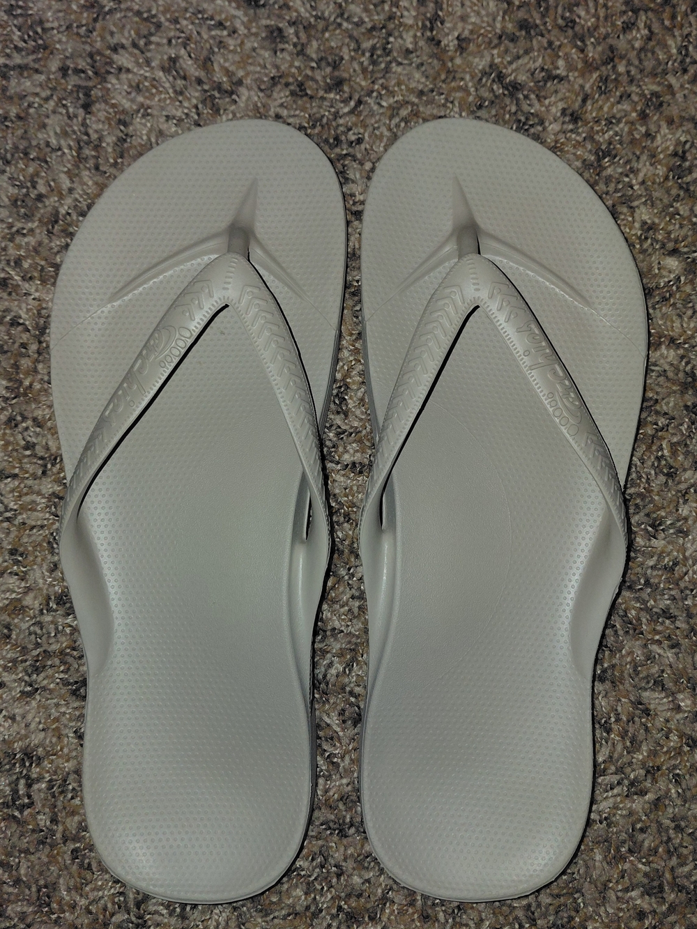 Men's Gray Flip-Flop Sandals — Comfortable Everyday Thongs. Never Used